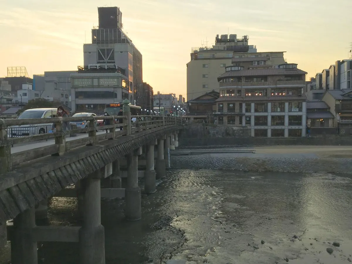 京都先斗町 ホテル ぽんと 2*, 京都市